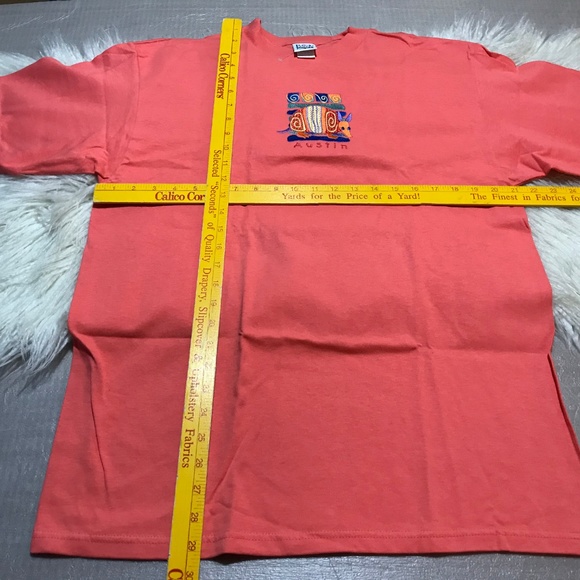 NWOT 2 Austin Texas Armadillo T-Shirts armadillo design - Picture 5 of 8